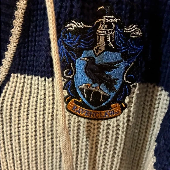 Harry Potter Ravenclaw Pullover Drawstring Hoodie Sweater - Picture 4 of 9